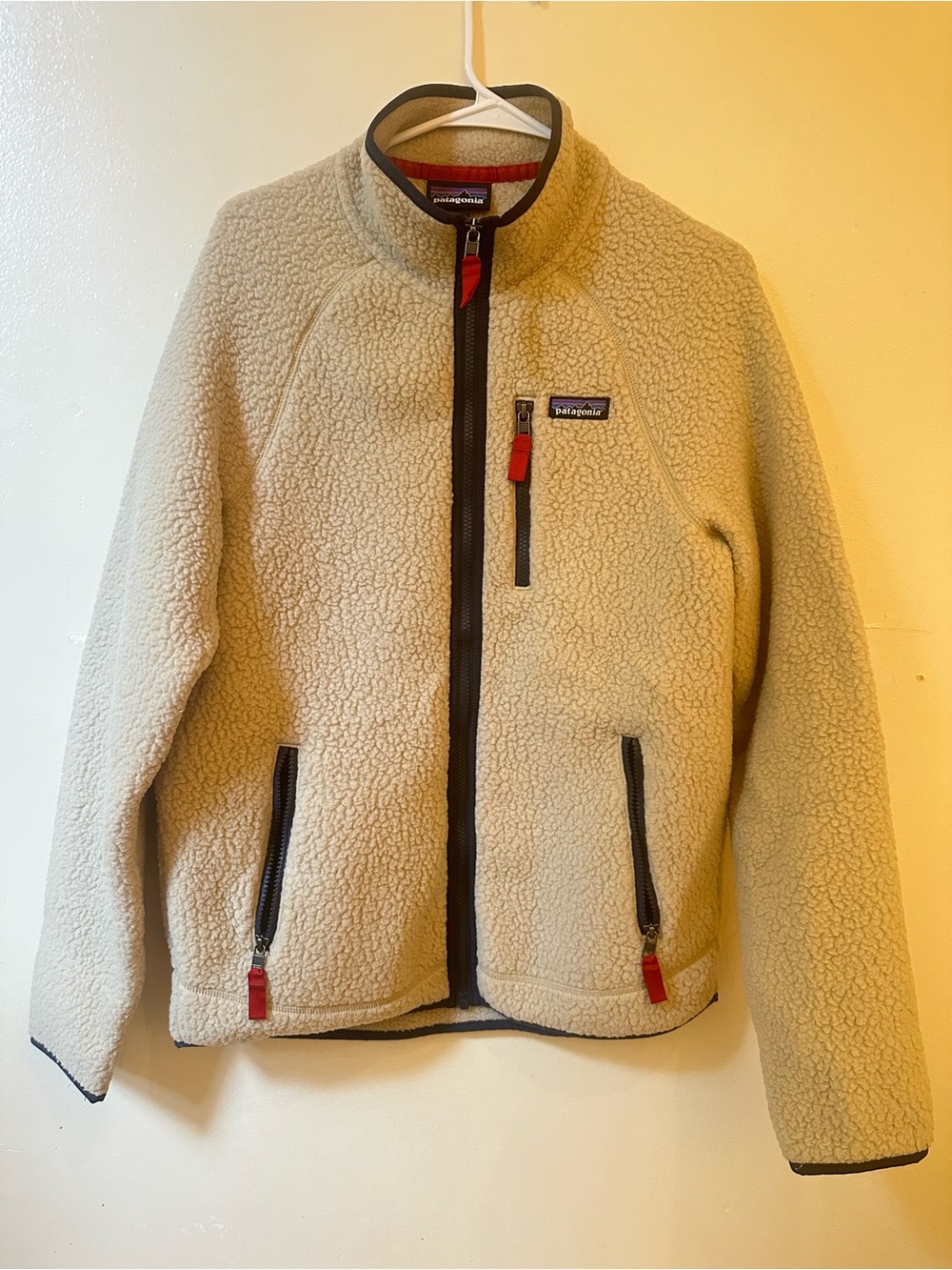 Patagonia Retro Pile Jacket in Pelican Cream Men’s Md - Fleece Camp Jacket